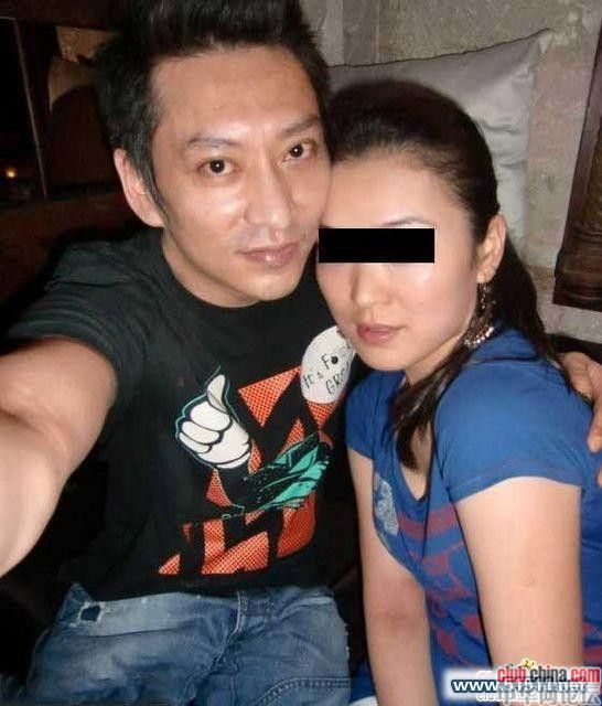 网络惊现深圳“抱抱哥” 称抱别人女友更性福