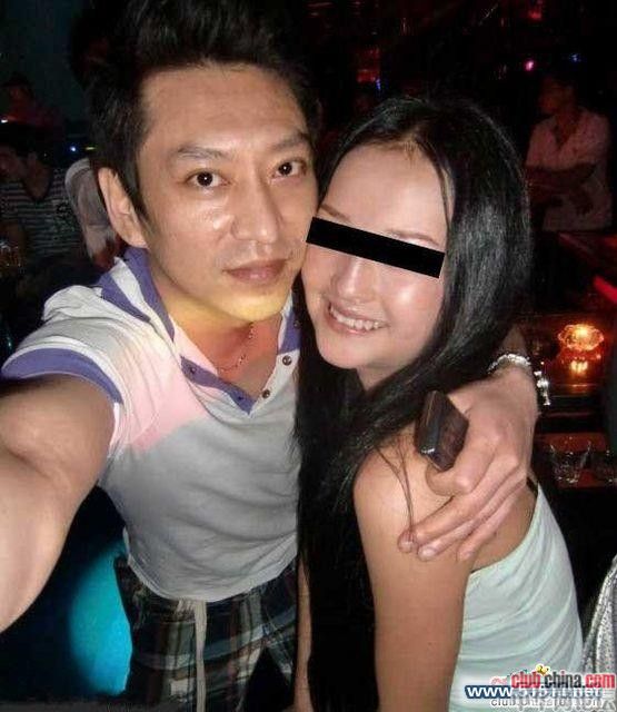网络惊现深圳“抱抱哥” 称抱别人女友更性福