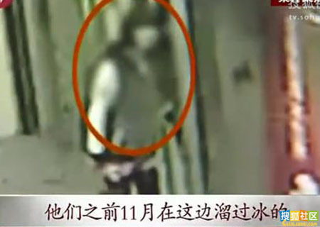 台湾:少女遭网友拉入男厕性侵