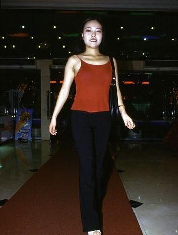 80年代第一批歌舞厅陪唱小姐