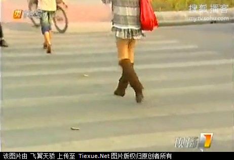 伴娘婚礼上遭数十男性侵 可怜!