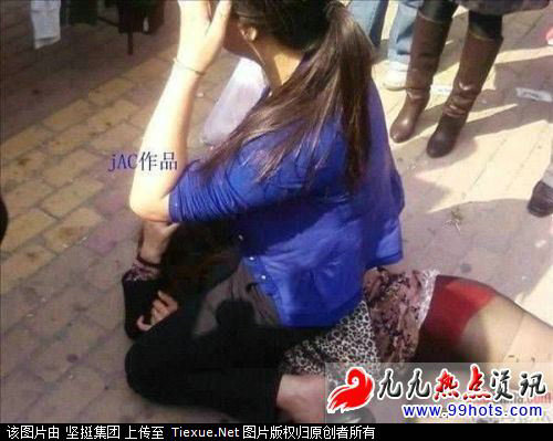 女人打架比男人还猛 好强悍