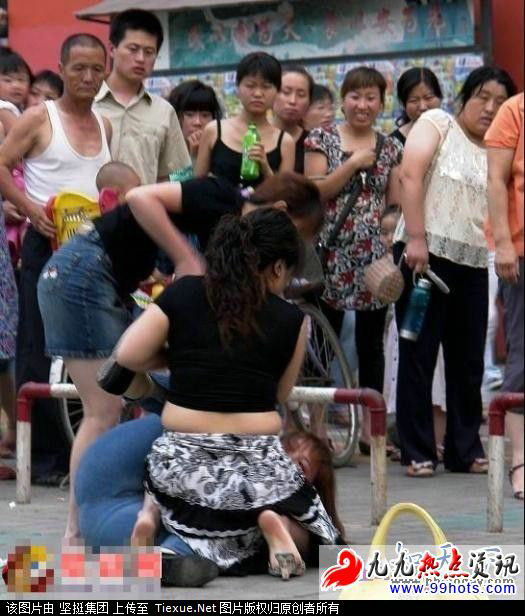 女人打架比男人还猛 好强悍